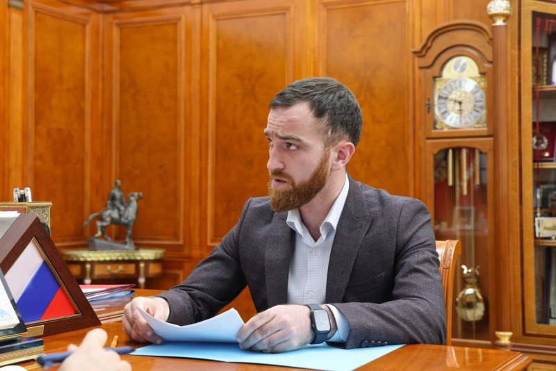 Глава Дагестана встретился с Темирланом Абуталимовым
