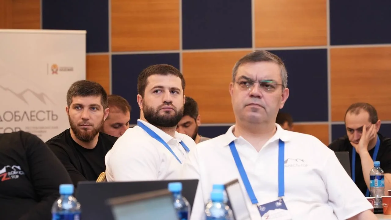 Заместитель Председателя Правительства РД Абдурахман Махмудов встретился с участниками республиканской кадровой программы «Доблесть гор»