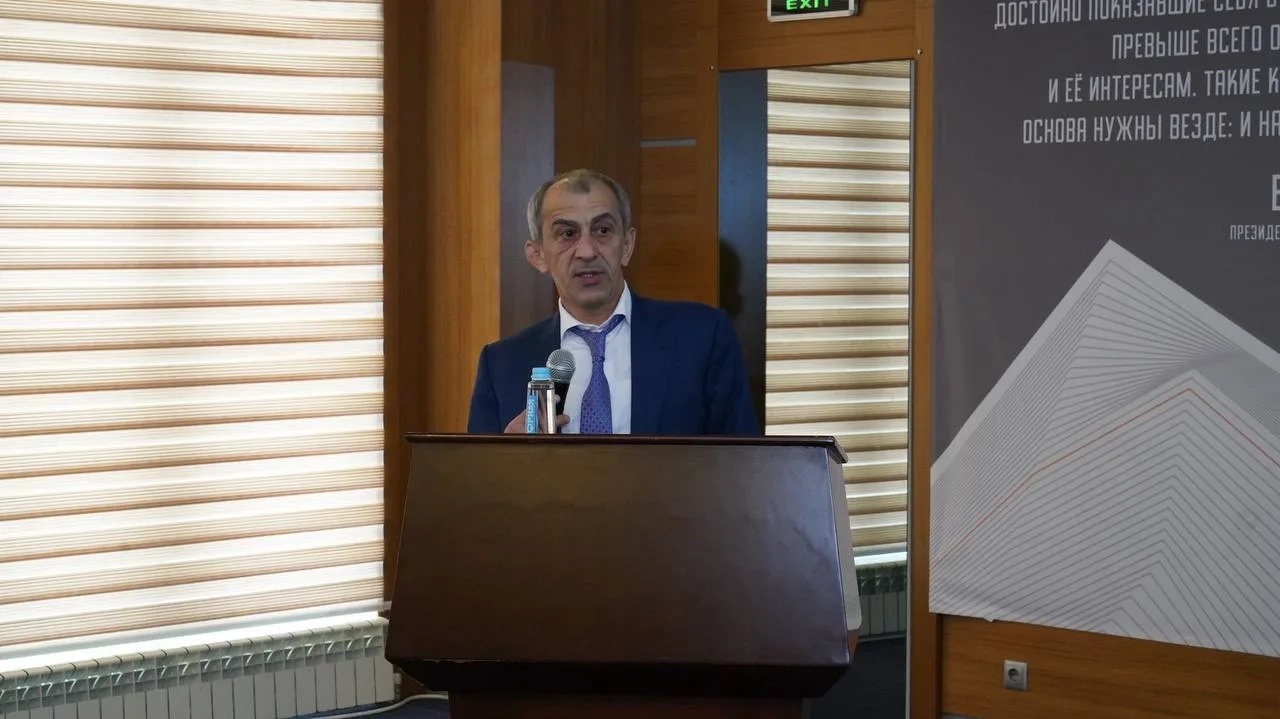 Руслан Алиев ответил на вопрос участника программы «Доблесть гор» Айгума Ногаева